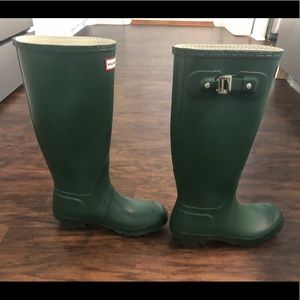 HUNTER tall green boots! 👢 💦💚 size 7
